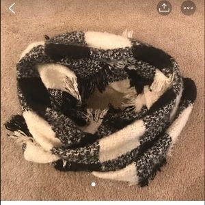Anthropologie buffalo infinity scarf
